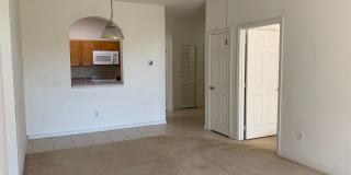 "Move In Special" $250 OFF First Month's Rent - Lovely 3 Bedroom 2 Bath Condo Gallery 12