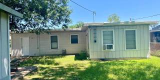 Charming 3 Bedroom Home with Detached Garage in South San Antonio Gallery 15