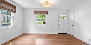 806 Washington Avenue Gallery 6