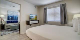 Simplicity at the Rim Gallery 17