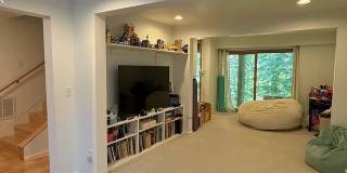 Spacious Pet-Friendly 4BR Home Near Downtown & UVA Gallery 23