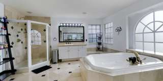 Beautiful Canal-Front 4BR Home with Pool & 3-Car Garage Gallery 23