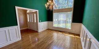 3BR 2.5BA + Bonus Executive Townhome Near MTSU, FREE Lawn Care! Gallery 13