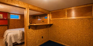 Charming Downtown Historic Fully Furnished Rental Gallery 16
