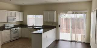 GREAT HOME CENTRALLY LOCATED WEST OF STRIP- NO HOA Gallery 5