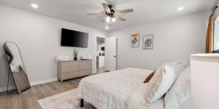 Bring your suit case, we’ll handle the rest! Fully furnished in Upland West! Gallery 20
