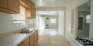 Cozy 1-Bedroom Single-Story Duplex Home in Newhall Gallery 3