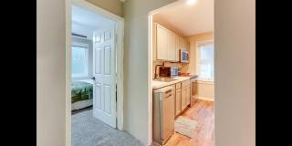 Spacious 3BR Duplex in Louisville Gallery 19