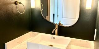 Modern 3 bedroom, 2.5 bathroom Townhome in Mapleleaf! Gallery 13