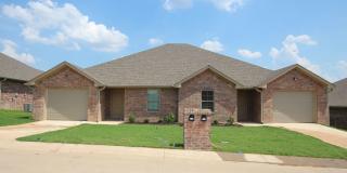 Beautiful 2 Bedroom 2 Bathroom Townhouse in South Tyler! Tour Today! Gallery 1