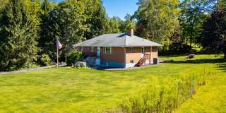 428 Maple Street Gallery 1