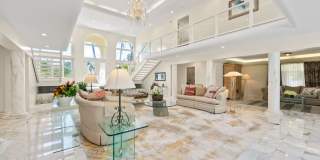 Kahala Oasis: Expansive 6BR Luxury Estate w/ Pool, Spa & Minutes to Beach Gallery 12