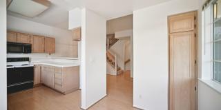 Spacious Townhome Located in the Highly Desirable Shadow Ridge Community of Oak Park Gallery 6