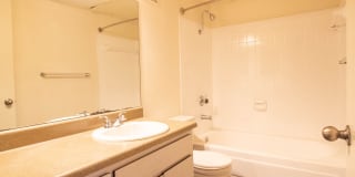 Plaza Square Apartments Gallery 25