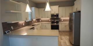 Modern 2 bed/2.5 bath Central Austin Home Gallery 5