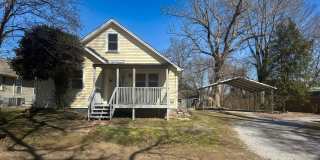 3-Bedroom Home with Carport and Spacious Rooms Near Tennessee Tech & Downtown Cookeville Gallery 1