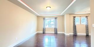 Beautiful 4BR Home in Woodloch | 2-Car Garage, A/C & Bonus Loft Gallery 15