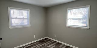 3 Bedroom Beautifully updated Ranch Gallery 27