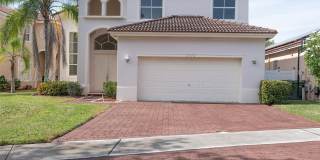 1770 NE 37th Pl Gallery 1