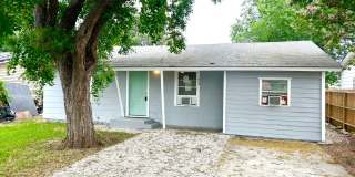 *MOVE IN SPECIAL* Pet-Friendly 2-Bedroom House with Large Fenced Backyard! Gallery 3