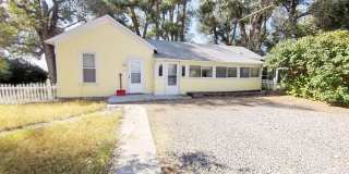2 Bed 1 Bath Large House with Fenced Yard and Washer Dryer Hookups Gallery 1