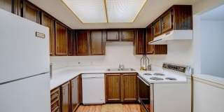 931 Country Club Drive SE 931 Country Club Drive SE Gallery 4