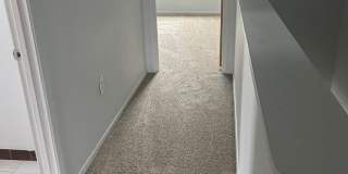 2 Bedroom/ 1.5 Bath Townhome w/ Washer & Dryer Connection Gallery 6