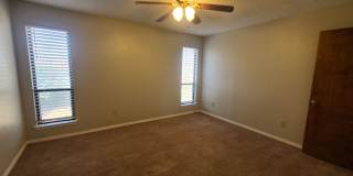 Great Central Location - 3 Bed / 2 Bath Single Story! Gallery 17