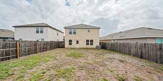 Open-Concept 3BR + Game Room Near Fort Sam & Randolph - Realtor Commission: $500 Gallery 39