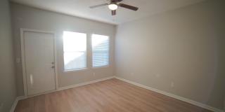 3 Bed / 3.5 Bath Townhome in NW Gallery 12