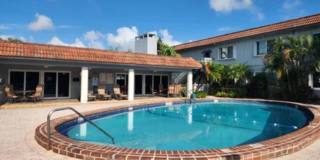 Charming 2BR Condo in Wilton Manors Gallery 1