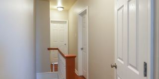 Newly renovated 3 bed 1.5 bath, central air Gallery 24