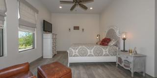 5861 E Cloud Road Gallery 32