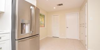 4/3 w/ Fenced yard & enclosed patio! Gallery 7
