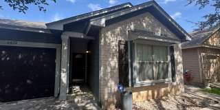 Move-In Ready 3-Bedroom Home Near the San Antonio Medical Center Gallery 1