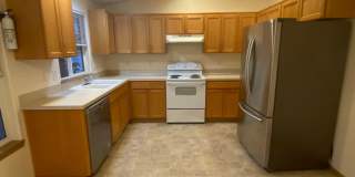 Comfortable 3 Bedroom Home in Hickory Hills Gallery 8