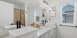 Beautifully Updated 5BR Home with Designer Kitchen, Main-Level Suite & Private Backyard Oasis Near Progress Ridge Gallery 33