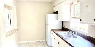 2 Bed/1 Bath AVAILABLE NOW! Gallery 9