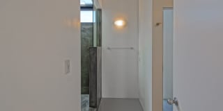 MODERN & BRIGHT. TOP-FLOOR, 4BR3BA HOUSE-LIKE APARTMENT W/ OPEN FLOOR PLAN, 3 DECKS FOR INDOOR/OUTDOOR LIVING & 2-CAR GARAGE JUST BLOCKS TO ABBOT KINNEY, PARK & MINS TO CANALS & BEACH! Gallery 17