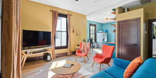 Spacious custom design 2 bed 1 bath Apartment for rent 709 W 14th st. Gallery 9
