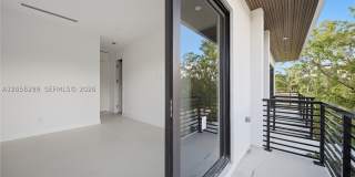 17 SE 12th Avenue Gallery 17