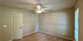 1826 N Glenbrook Place Gallery 14