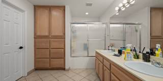 Spacious lot with no back house! Gallery 19