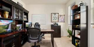 Beautiful 5 Bed Home in Raindance Gallery 7