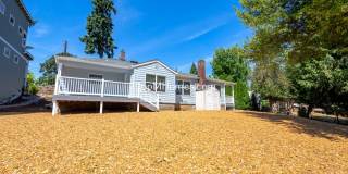 Updated Three Bedroom Home in Milwaukie - Large Fenced Yard! DEPOSIT SPECIAL Gallery 21