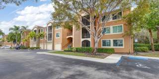 ** RESERVE AT NAPLES ** 3 BED / 2 BATH - TOP FLOOR CONDO - CENTRAL NAPLES - ANNUAL RENTAL Gallery 1