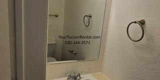 2 story Condo with 2 bedrooms a loft and 2 1/2 baths Gallery 12