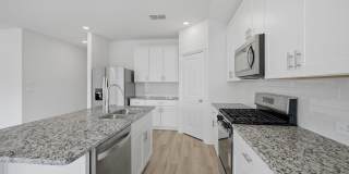 NEW CONTRUCTION 3/2/2 FOR LEASE IN SHERMAN! Gallery 16