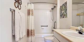 3 bedroom 2 bathroom Condo in the Gardens at Beachwalk Gallery 26