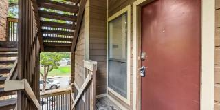 PARK PLACE - ACROSS FROM DKR STADIUM - 1BD / 1BA With Study - WOOD FLOORS - W/D Gallery 1